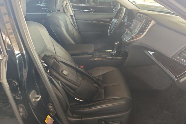 Used Toyota Crown 2015 2.0T Fashion Edition Right Front Seat