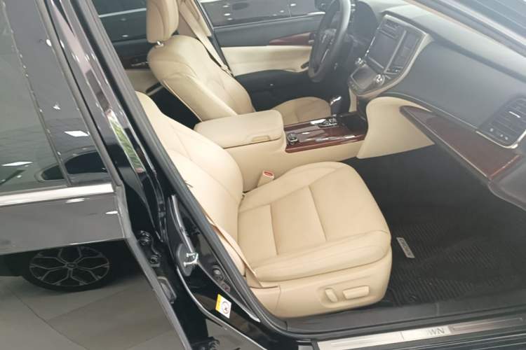 Used Toyota Crown 2015 2.0T Fashion Edition Right Front Seat