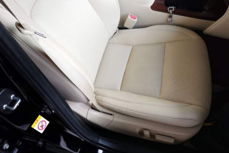Used Toyota Crown 2015 2.0T Fashion Edition Right Front Seat