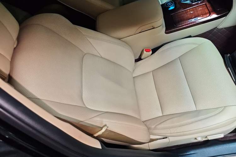 Used Toyota Crown 2015 2.0T Fashion Edition Right Front Seat