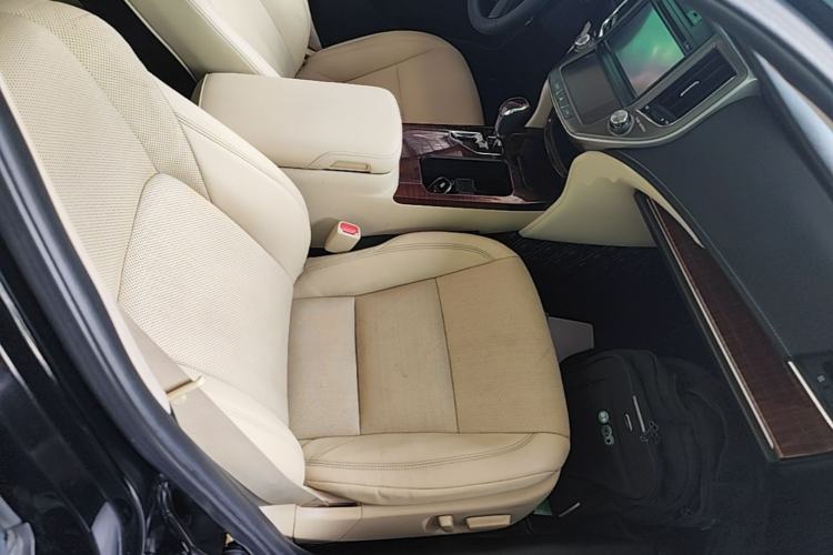 Used Toyota Crown 2015 2.0T Fashion Edition Right Front Seat