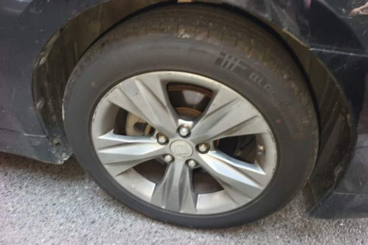 Used Toyota Crown 2015 2.0T Fashion Edition Right Front Wheel Hub