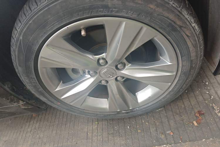 Used Toyota Crown 2015 2.0T Fashion Edition Right Front Wheel Hub