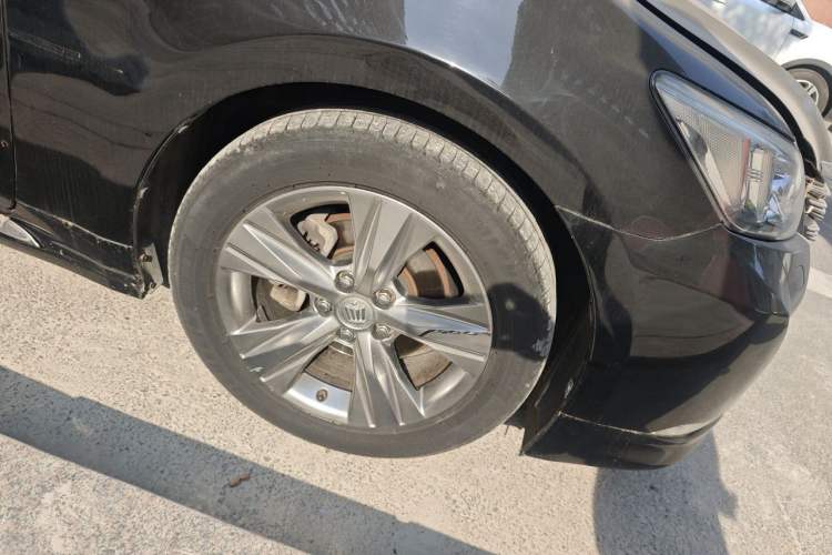 Used Toyota Crown 2015 2.0T Fashion Edition Right Front Wheel Hub