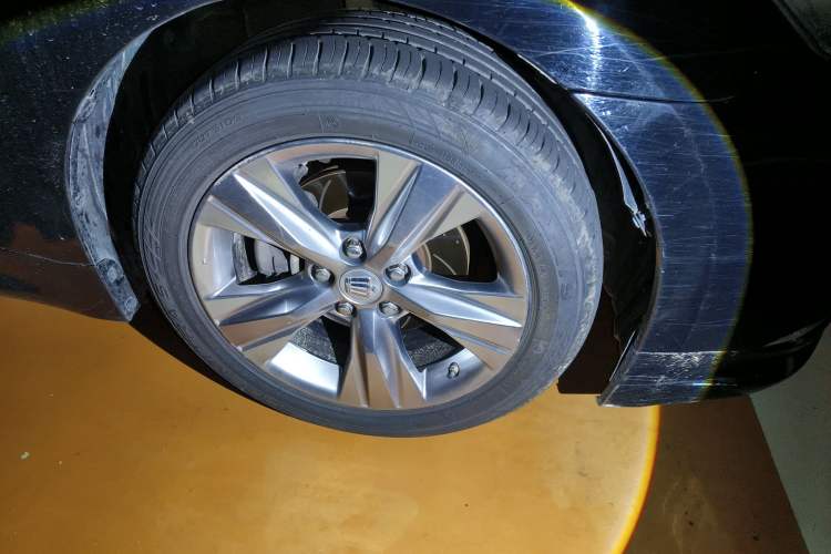 Used Toyota Crown 2015 2.0T Fashion Edition Right Front Wheel Hub