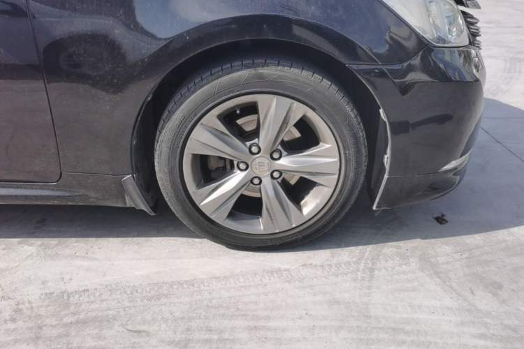 Used Toyota Crown 2015 2.0T Fashion Edition Right Front Wheel Hub