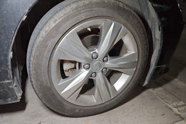 Used Toyota Crown 2015 2.0T Fashion Edition Right Front Wheel Hub