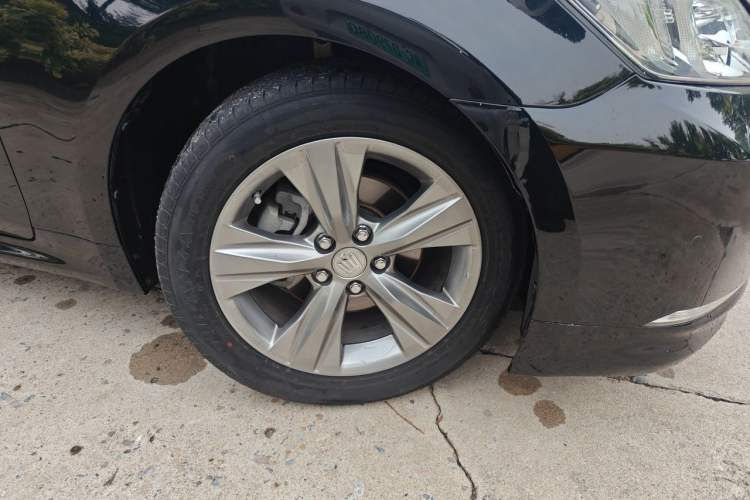 Used Toyota Crown 2015 2.5L Smart Edition Right Front Wheel Hub