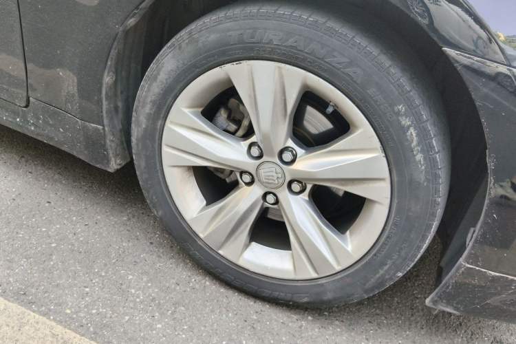 Used Toyota Crown 2015 2.0T Fashion Edition Right Front Wheel Hub