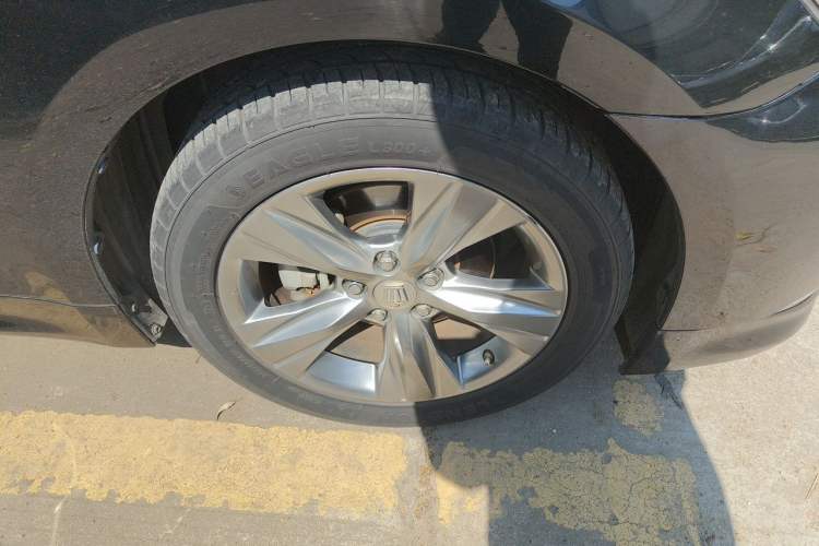 Used Toyota Crown 2015 2.0T Fashion Edition Right Front Wheel Hub
