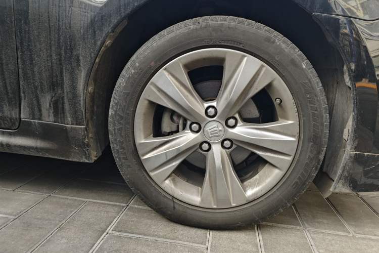 Used Toyota Crown 2015 2.0T Fashion Edition Right Front Wheel Hub