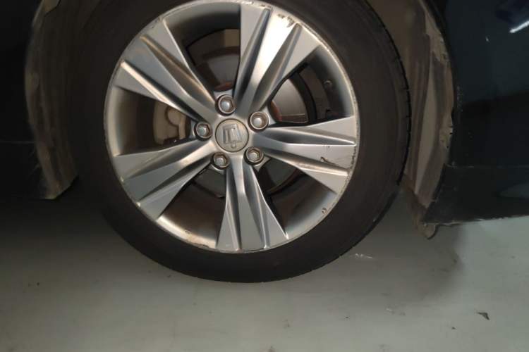 Used Toyota Crown 2015 2.0T Fashion Edition Right Front Wheel Hub
