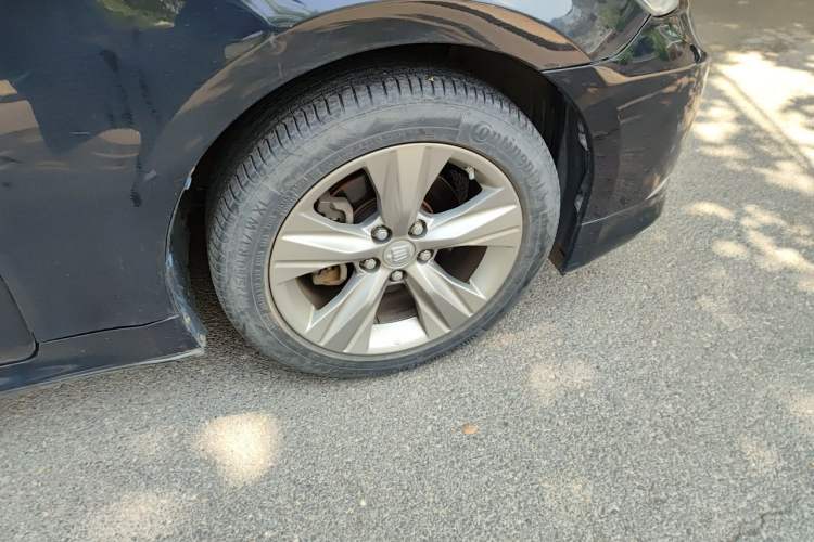Used Toyota Crown 2015 2.0T Fashion Edition Right Front Wheel Hub
