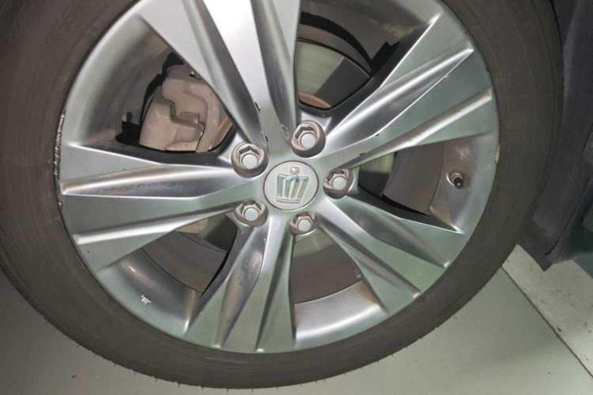 Used Toyota Crown 2015 2.0T Fashion Edition Right Front Wheel Hub