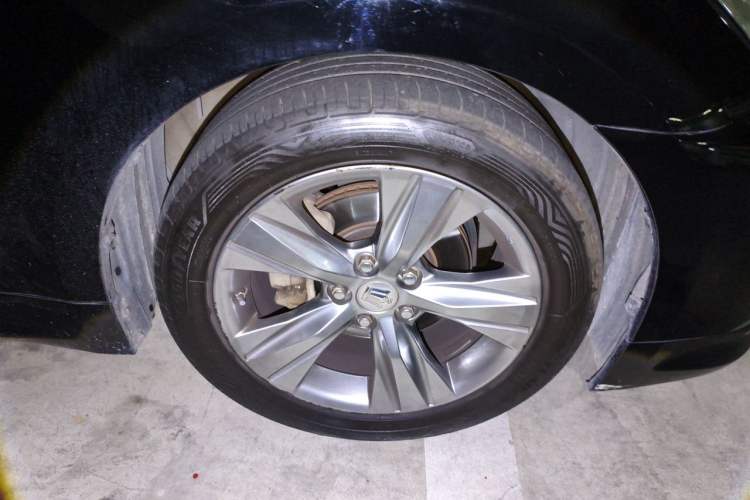 Used Toyota Crown 2015 2.0T Fashion Edition Right Front Wheel Hub