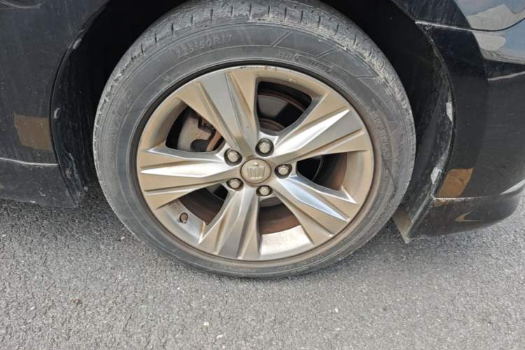 Used Toyota Crown 2015 2.0T Fashion Edition Right Front Wheel Hub