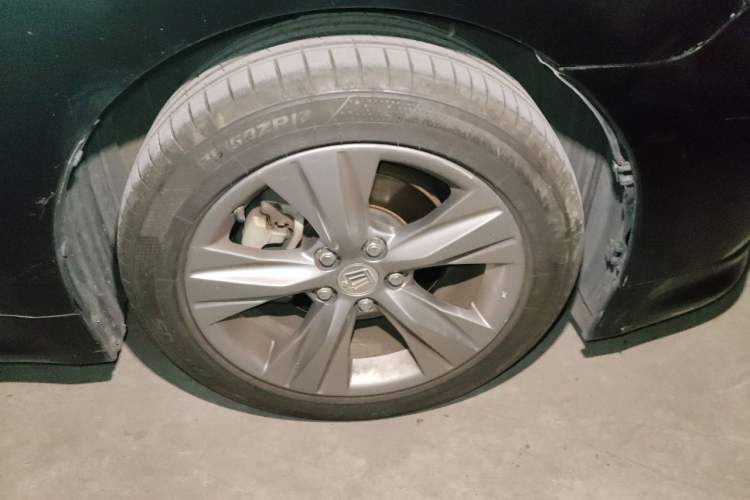 Used Toyota Crown 2015 2.0T Fashion Edition Right Front Wheel Hub