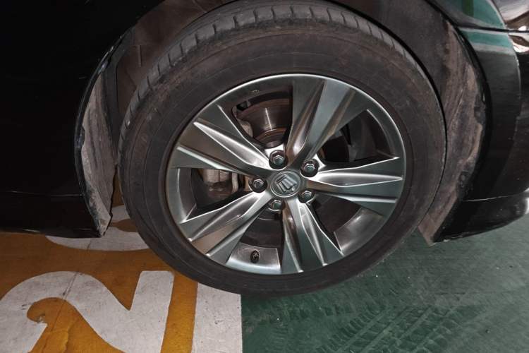 Used Toyota Crown 2015 2.0T Fashion Edition Right Front Wheel Hub