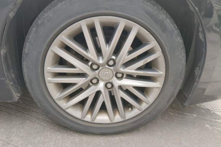 Used Toyota Crown 2015 2.5L Elite Edition Right Front Wheel Hub