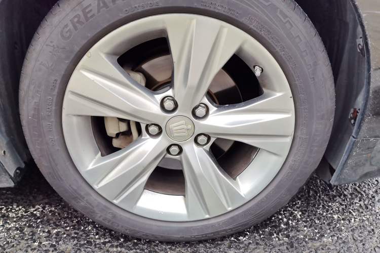 Used Toyota Crown 2015 2.0T Fashion Edition Right Front Wheel Hub