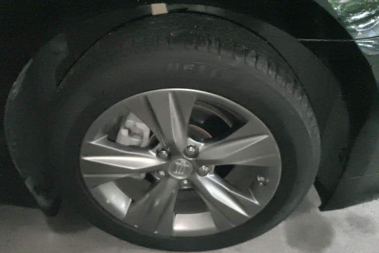 Used Toyota Crown 2015 2.0T Fashion Edition Right Front Wheel Hub