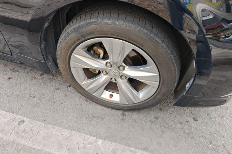 Used Toyota Crown 2015 2.5L Smart Edition Right Front Wheel Hub