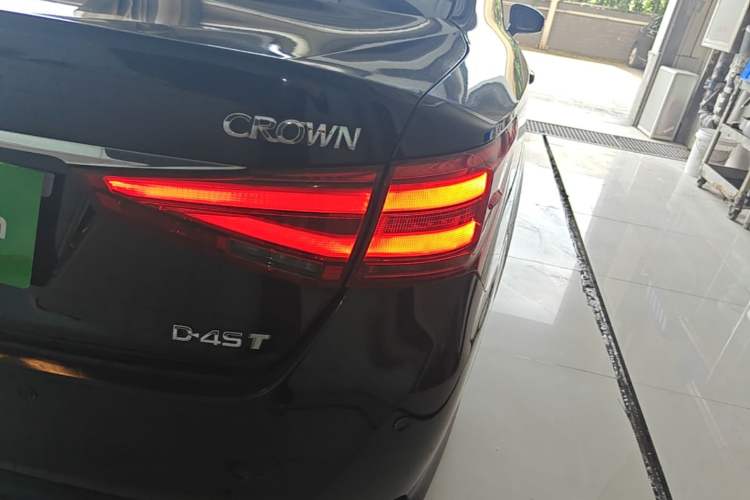 Used Toyota Crown 2015 2.0T Pioneer Edition Right Rear Taillight