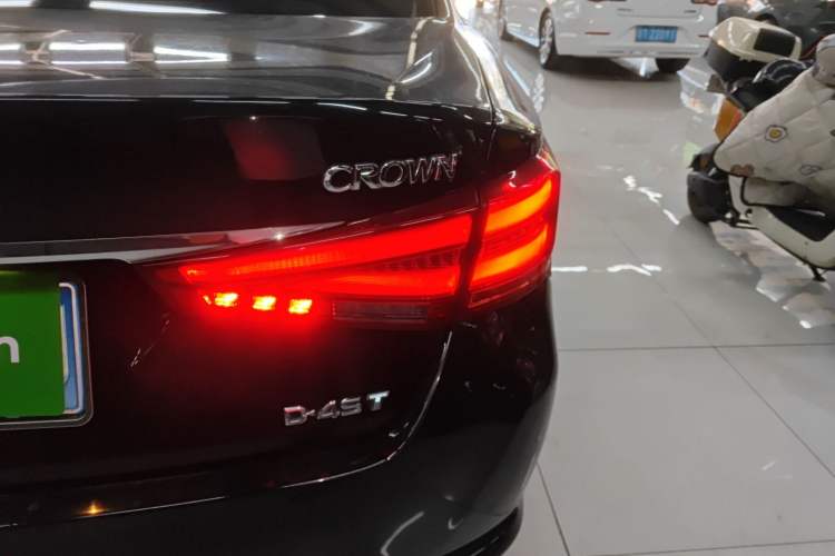 Used Toyota Crown 2015 2.0T Fashion Edition Right Rear Taillight