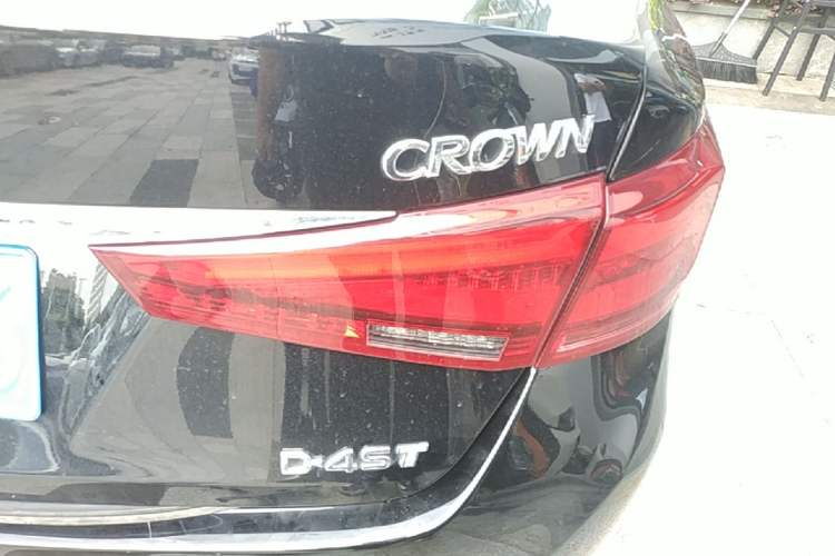 Used Toyota Crown 2015 2.0T Fashion Edition Right Rear Taillight