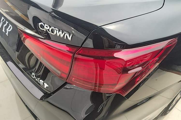 Used Toyota Crown 2015 2.0T Fashion Edition Right Rear Taillight