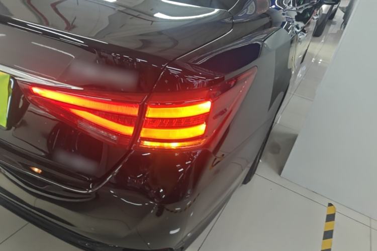 Used Toyota Crown 2015 2.0T Fashion Edition Right Rear Taillight