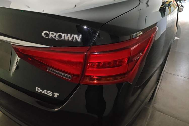 Used Toyota Crown 2015 2.0T Fashion Edition Right Rear Taillight