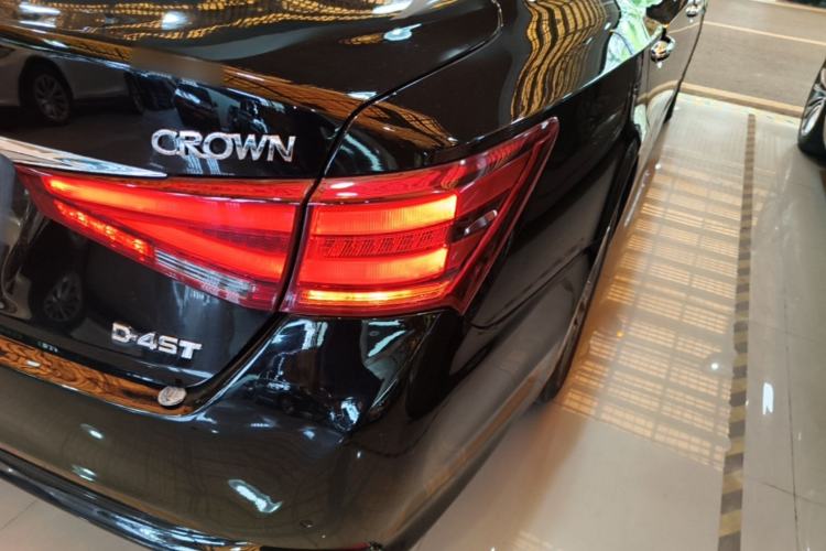 Used Toyota Crown 2015 2.0T Fashion Edition Right Rear Taillight