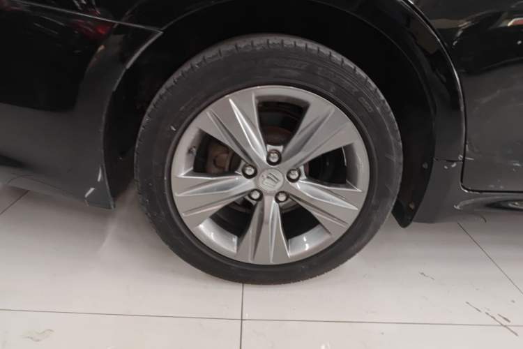 Used Toyota Crown 2015 2.0T Fashion Edition Right Rear Wheel Hub