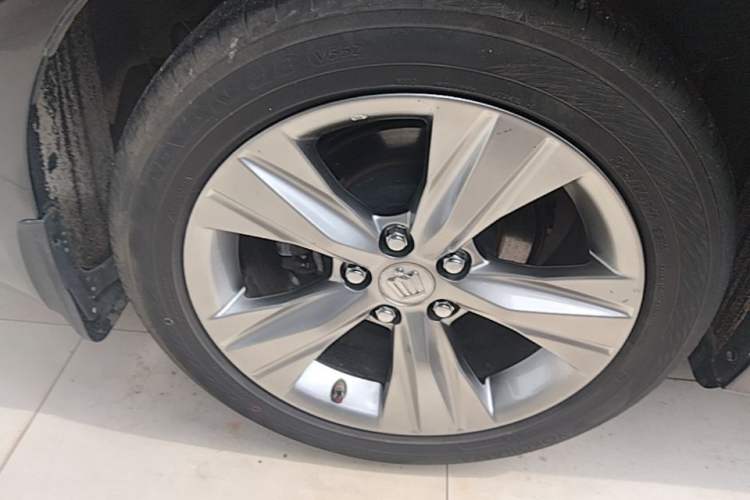 Used Toyota Crown 2015 2.0T Fashion Edition Right Rear Wheel Hub
