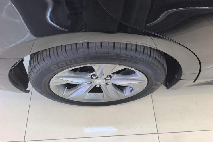 Used Toyota Crown 2015 2.0T Fashion Edition Right Rear Wheel Hub