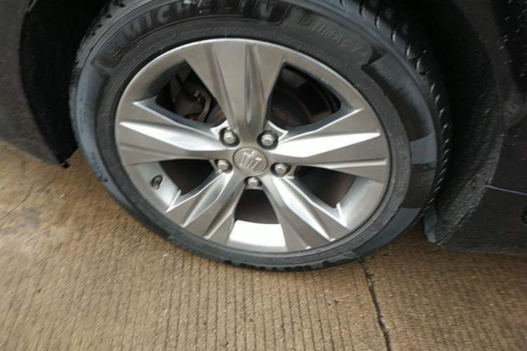 Used Toyota Crown 2015 2.0T Fashion Edition Right Rear Wheel Hub