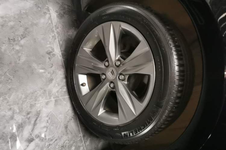 Used Toyota Crown 2015 2.0T Fashion Edition Right Rear Wheel Hub