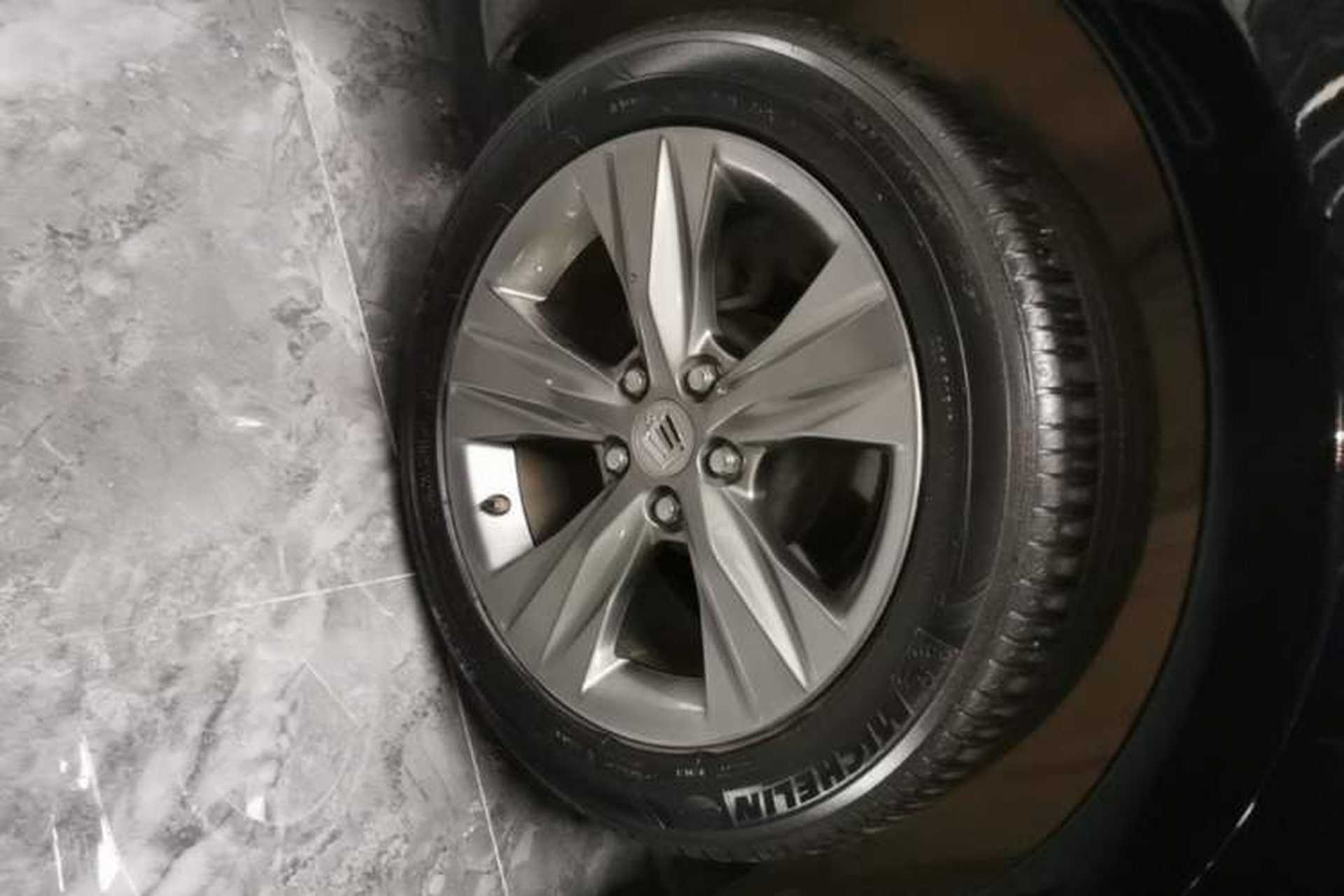 Used Toyota Crown 2015 2.0T Fashion Edition Right Rear Wheel Hub