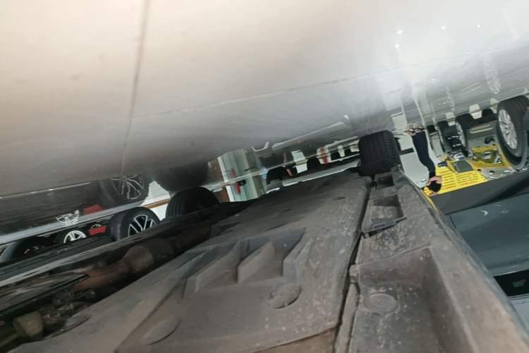 Used Toyota Crown 2015 2.0T Fashion Edition Right Side Sill