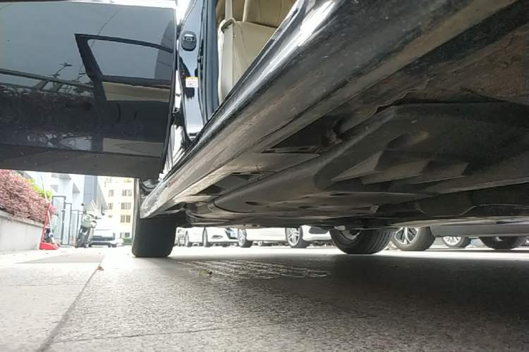 Used Toyota Crown 2015 2.0T Fashion Edition Right Side Sill
