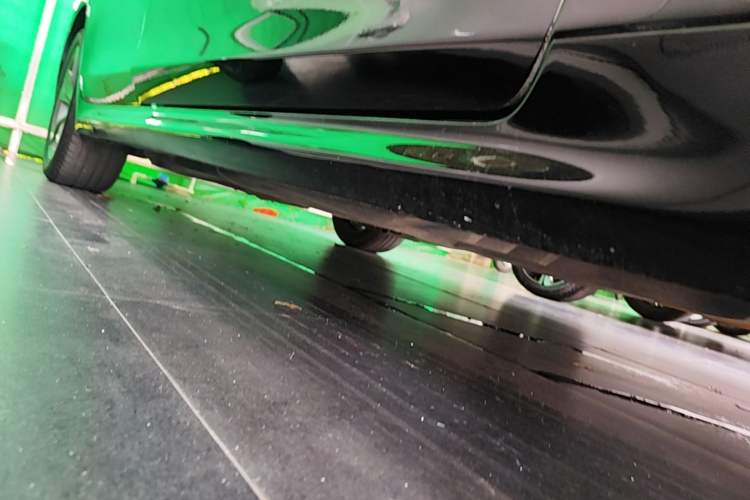 Used Toyota Crown 2015 2.0T Fashion Edition Right Side Sill