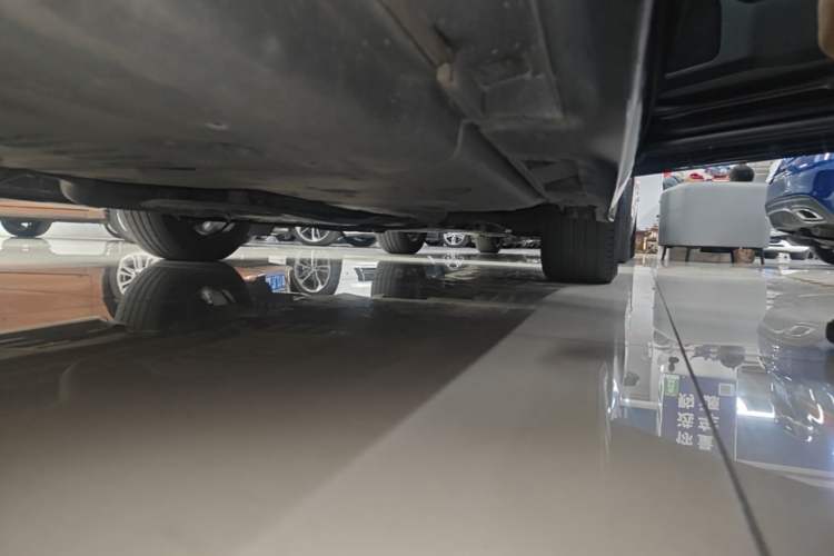 Used Toyota Crown 2015 2.0T Fashion Edition Right Side Sill