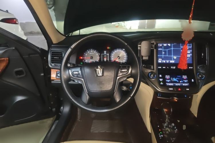 Used Toyota Crown 2015 2.5L Elite Edition Steering Wheel