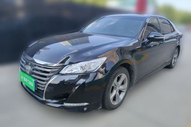 Toyota Crown 2015 2.5L Smart Edition مستعملة