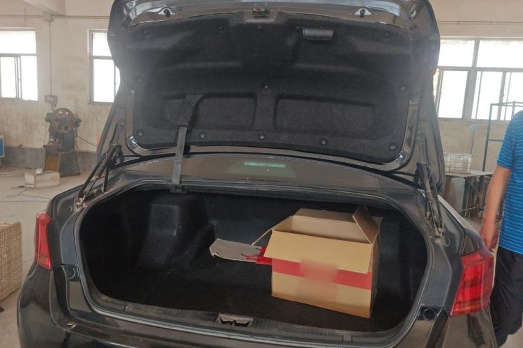Used Toyota Crown 2015 2.5L Smart Edition Trunk