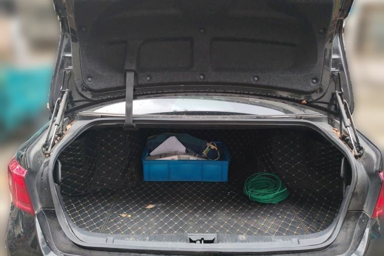 Used Toyota Crown 2015 2.0T Fashion Edition Trunk