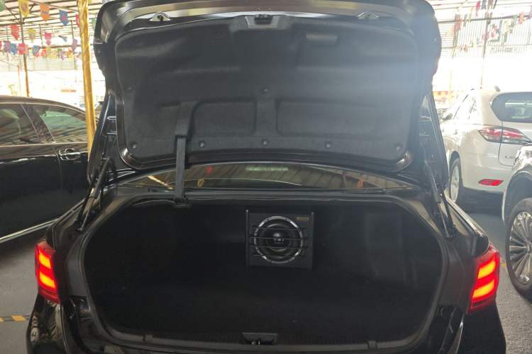 Used Toyota Crown 2015 2.0T Fashion Edition Trunk
