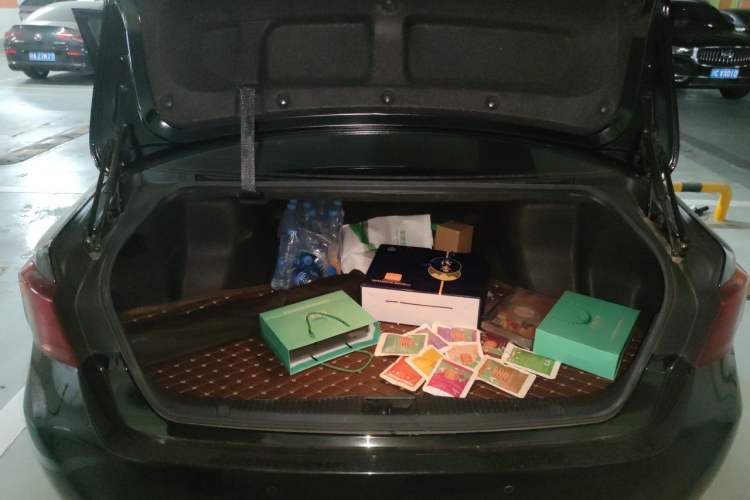 Used Toyota Crown 2015 2.0T Fashion Edition Trunk