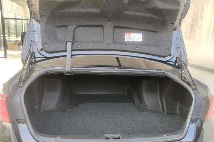 Used Toyota Crown 2015 2.0T Elite Edition Trunk
